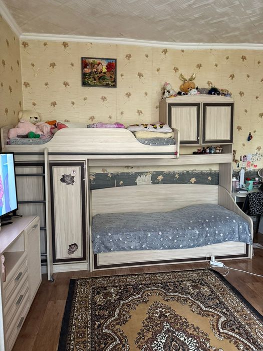 Кровать двухъярусная