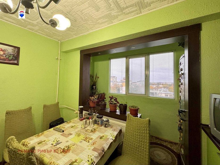 Продава се Тристаен апартамент в Русе, Възраждане - 77 кв.м за 1272 €/кв.м - Снимка #1