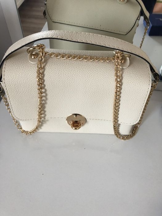 Дамски чанти Guess