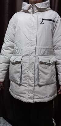 белая куртка,зимняя