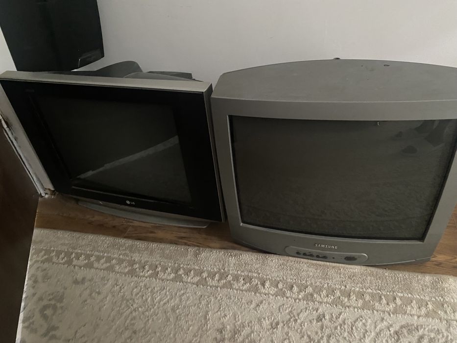 Телевизоры, в хорошем состояний, работают.