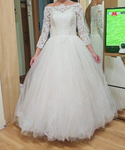 Vand rochie de mireasa
