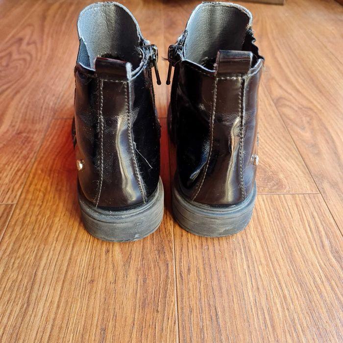 Ghete cizme Melania piele lacuita marime 29 stare excelenta