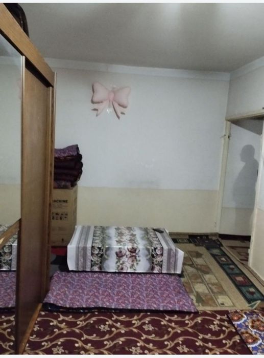 Продаю квартиру Чилонзар Домбрабад 1/1/4.