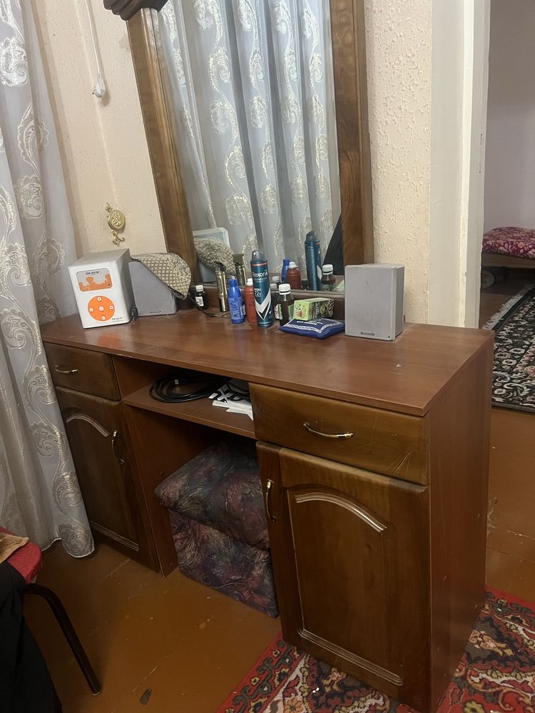 Спальный гарнитур продаетьса срочно