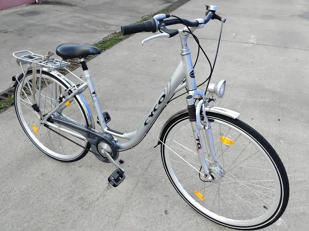 Vând bicicleta din aluminiu pentru damă