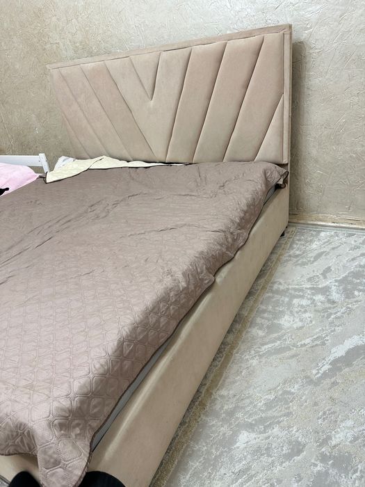 Продам кровать 180*200