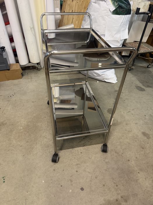 Masa de inox pe roti . Pentru gratar