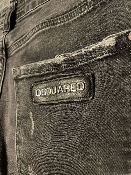 Продавам DSQUARED2 дънки