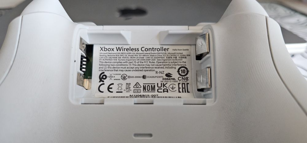 Контроллер xbox series s (состояние нового)