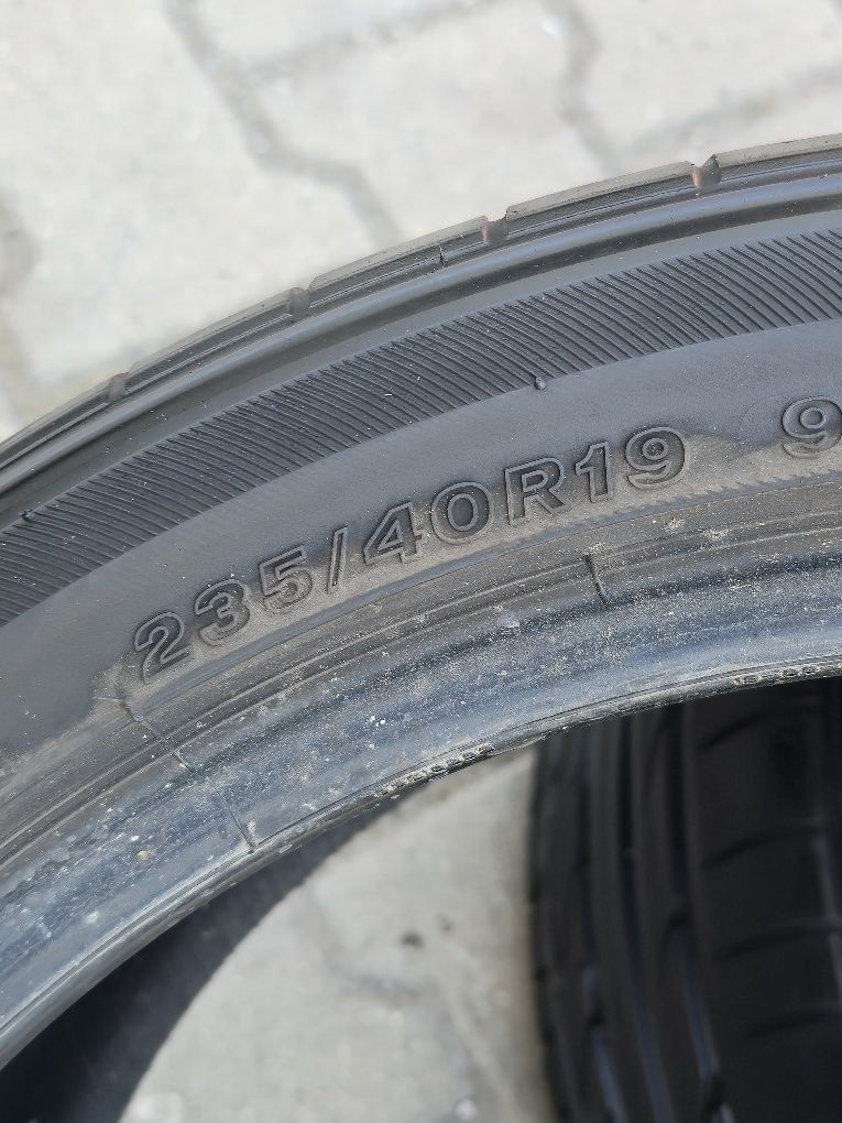 235 40 19 Bridgestone