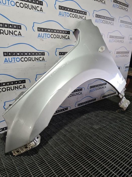 Aripa Stanga Fata Suzuki Grand Vitara 2006 - 2012 2 Usi ARGINTIU (966) ZGÂRIATA