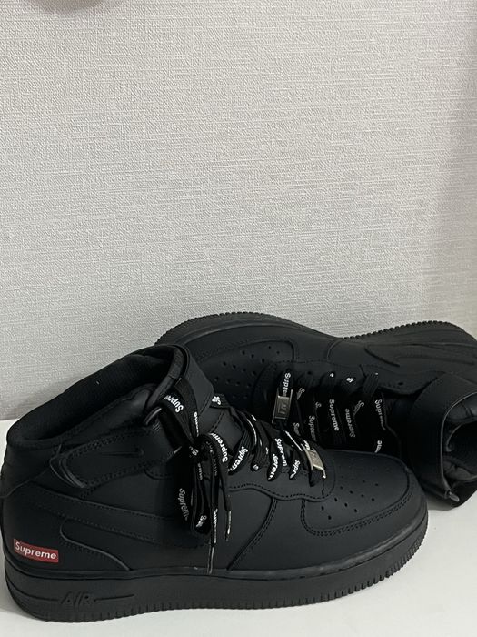Nike supreme Новые не разу одевал 38 размер стелька 25