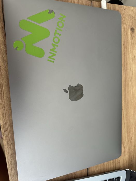 Macbook pro 2017  13 inch thunderbolt 3 ports