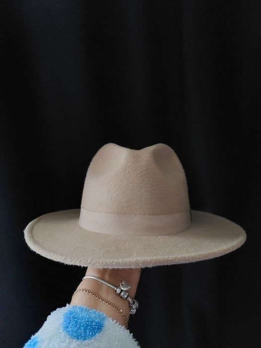 Новая шляпа LC WAIKIKI бежевая