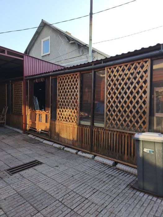 Продаем дом из 5 комнат с зимним садом и гостевым домиком ост.Луговая