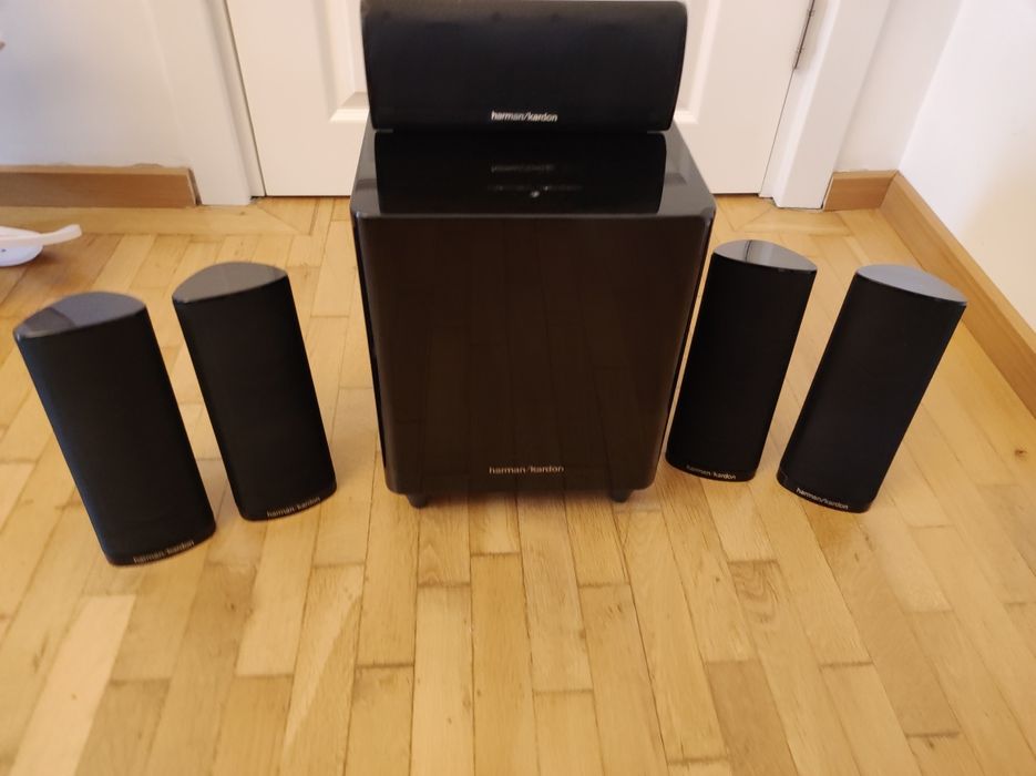 Sistem 5.1 Harman Kardon HKTS16 cu subwoofer activ pe compresieHKTS200