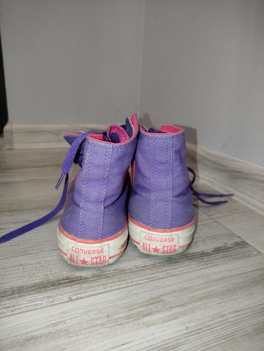 Vand bascheti Converse originali