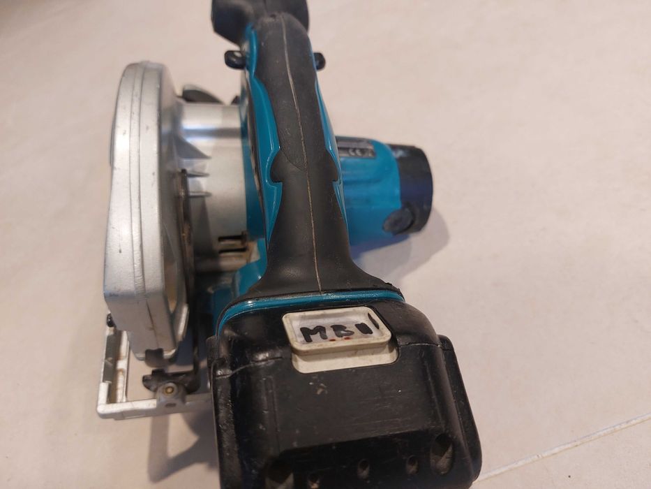 Продавам циркуляр Макита