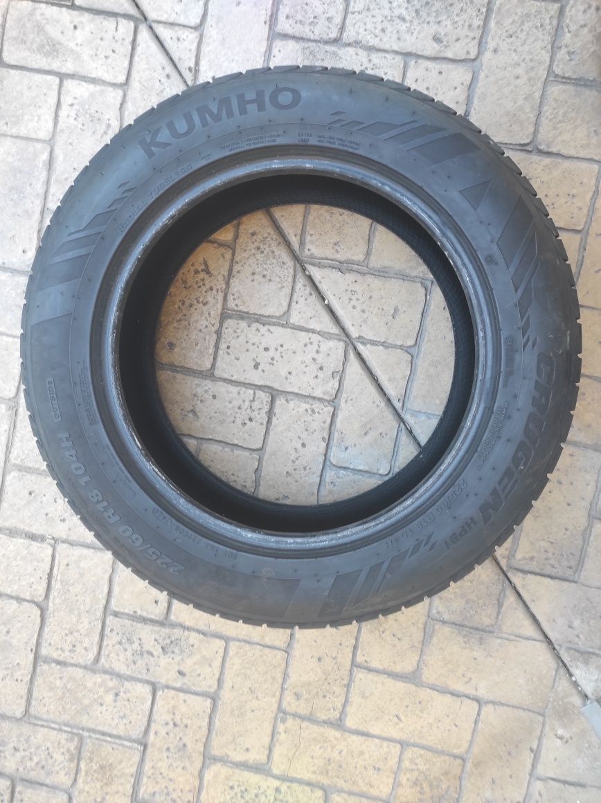 Летни гуми Kumho 225/60/18 dot 2020