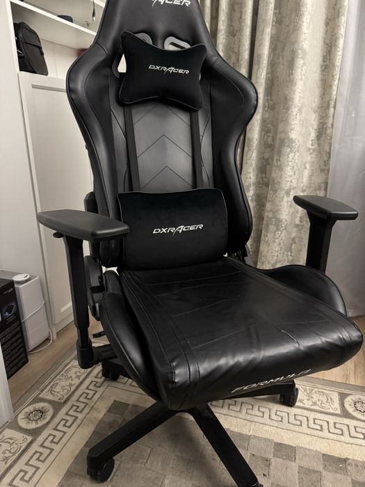 Игровое кресло DXRacer Formula, черный