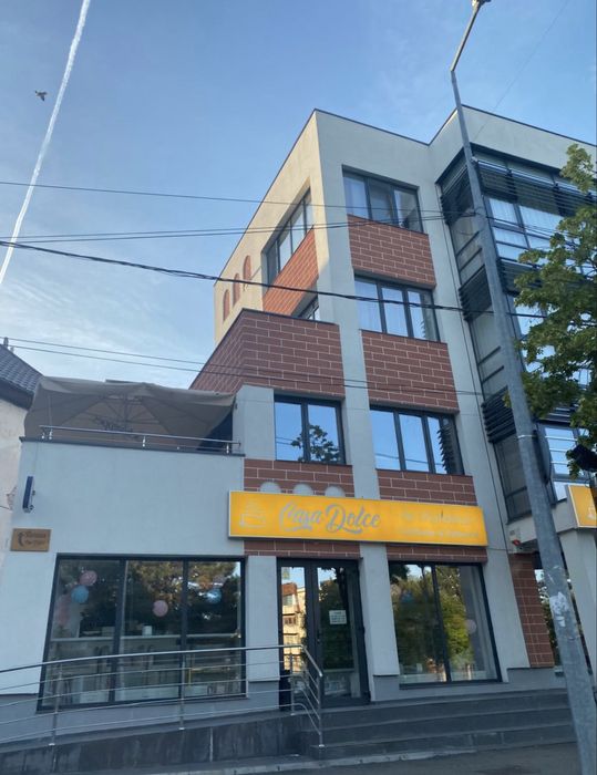 Inchiriere spatii comerciale ultracentrale - Parter si Etaj 1  Campina