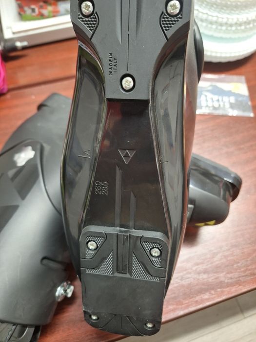 Clăpari Fisher mărimea 44 noi