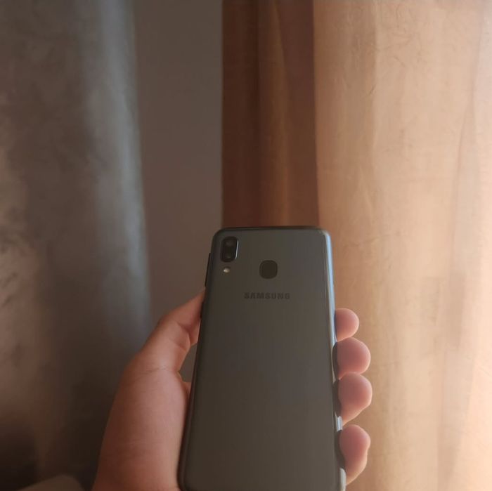 Samsung galaxy A20e  stare impecabilă