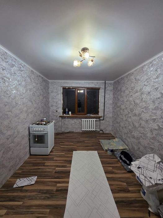 Городе 1  комнатная квартира 4  этаж.  улица  1 МАЯ