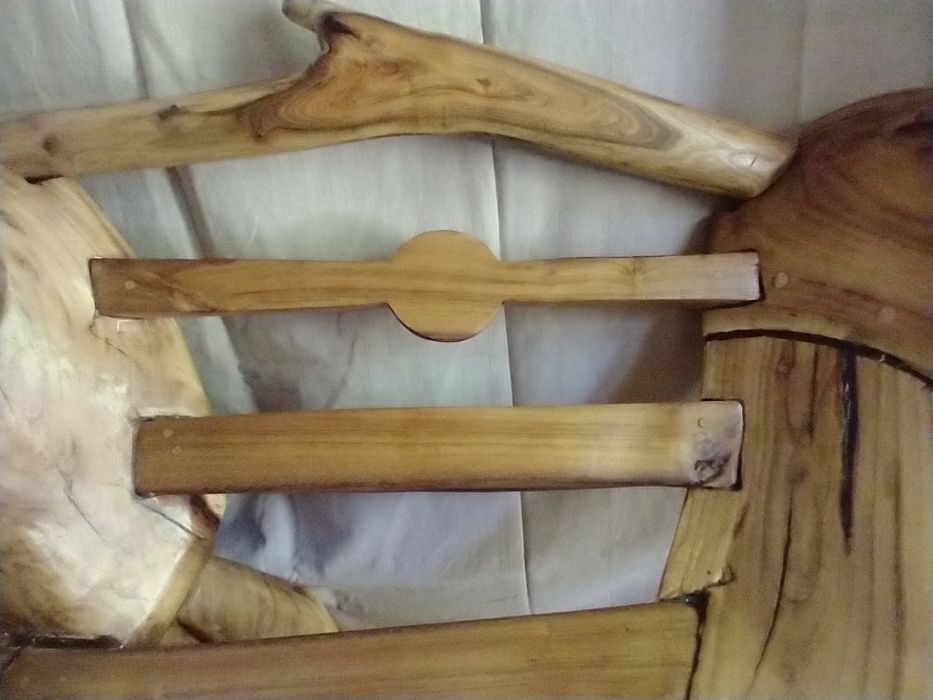 Scaun, sculptură deosebită