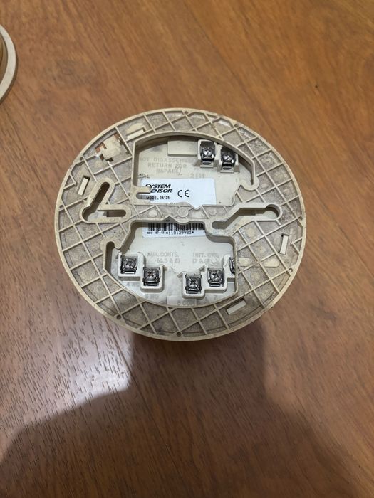 Detector de fum System Sensor Model 2412E, stare foarte buna