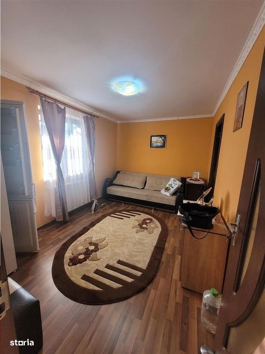 Ap. 2 cam., mob. si utilat, Et.1, Zona Trandafirilor, Dragasani!