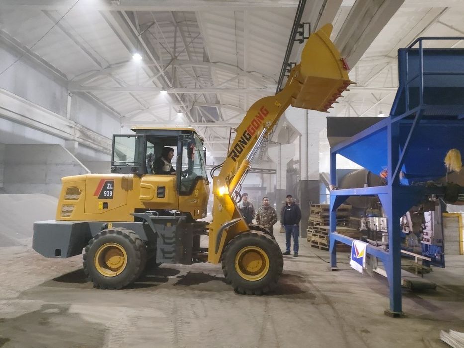 Погрузчик 1,4куб 2 тонна кутаради 4метрга