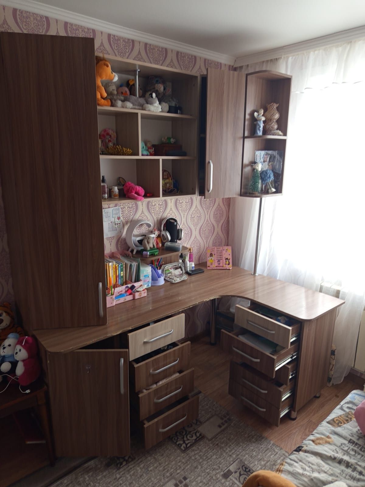 Продам угловой компьютерный стол