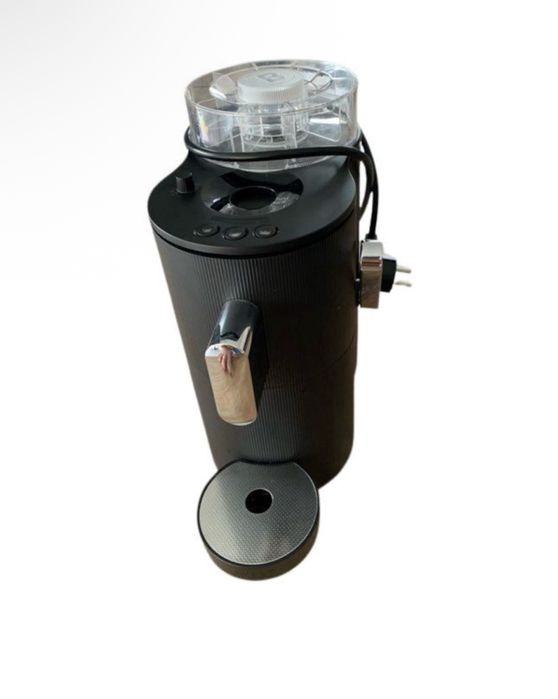 Чисто нова кафе машина