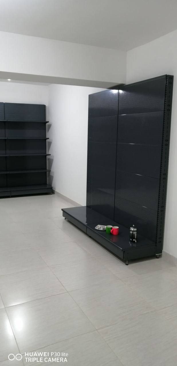 Продается стеллаж для магазина