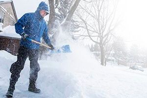 Чистка снега и уборка льда