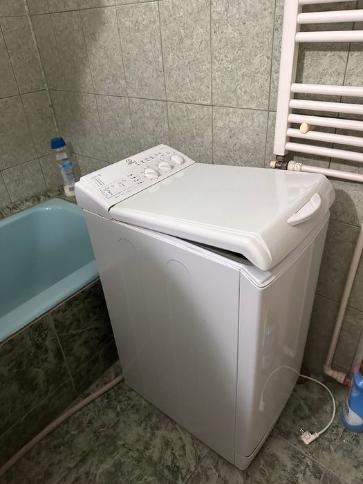 Vând - mobilă de bucătărie, aragaz, frigider - sector 4, București