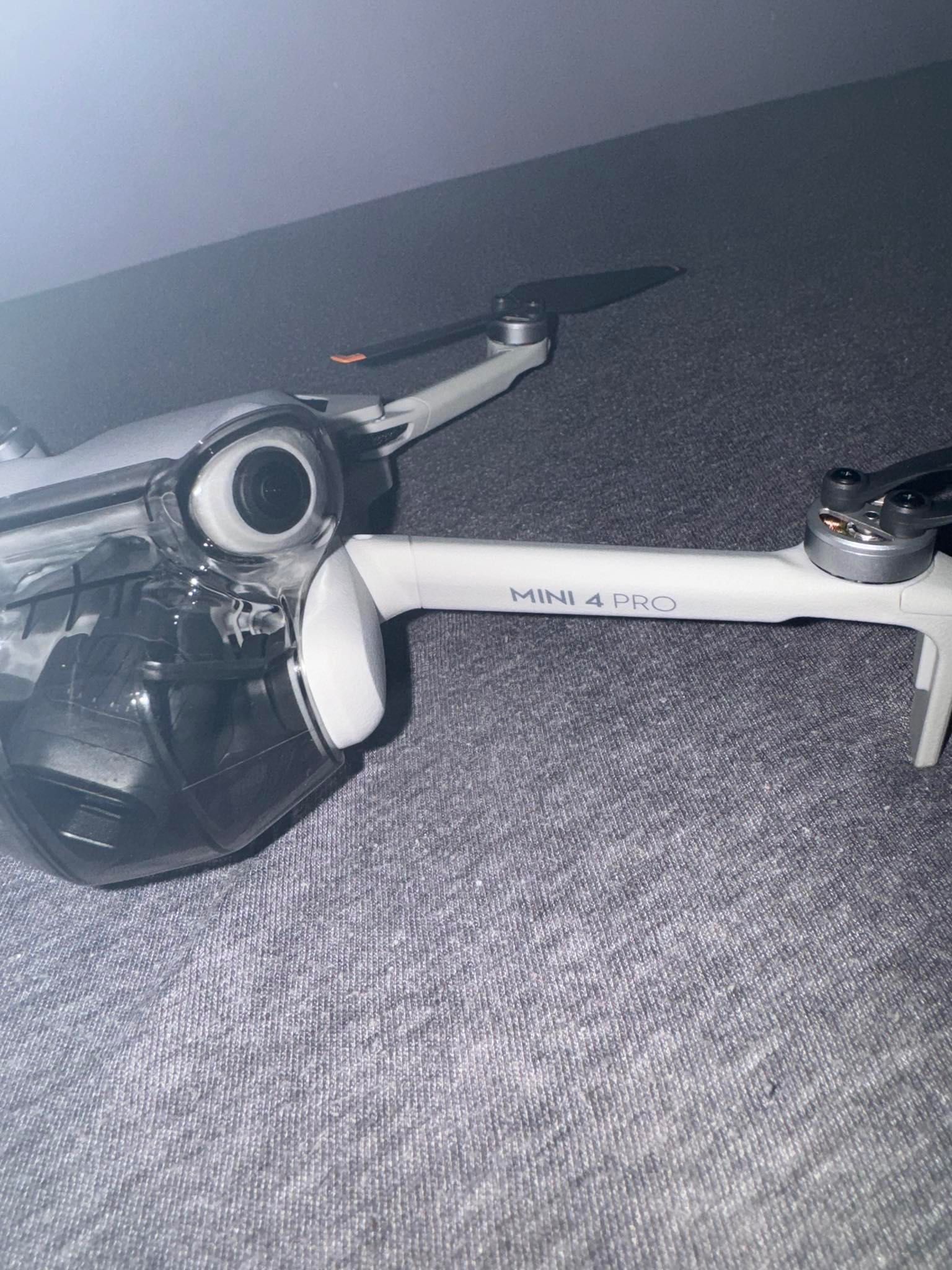 DJI MINI 4 PRO Fly More Combo