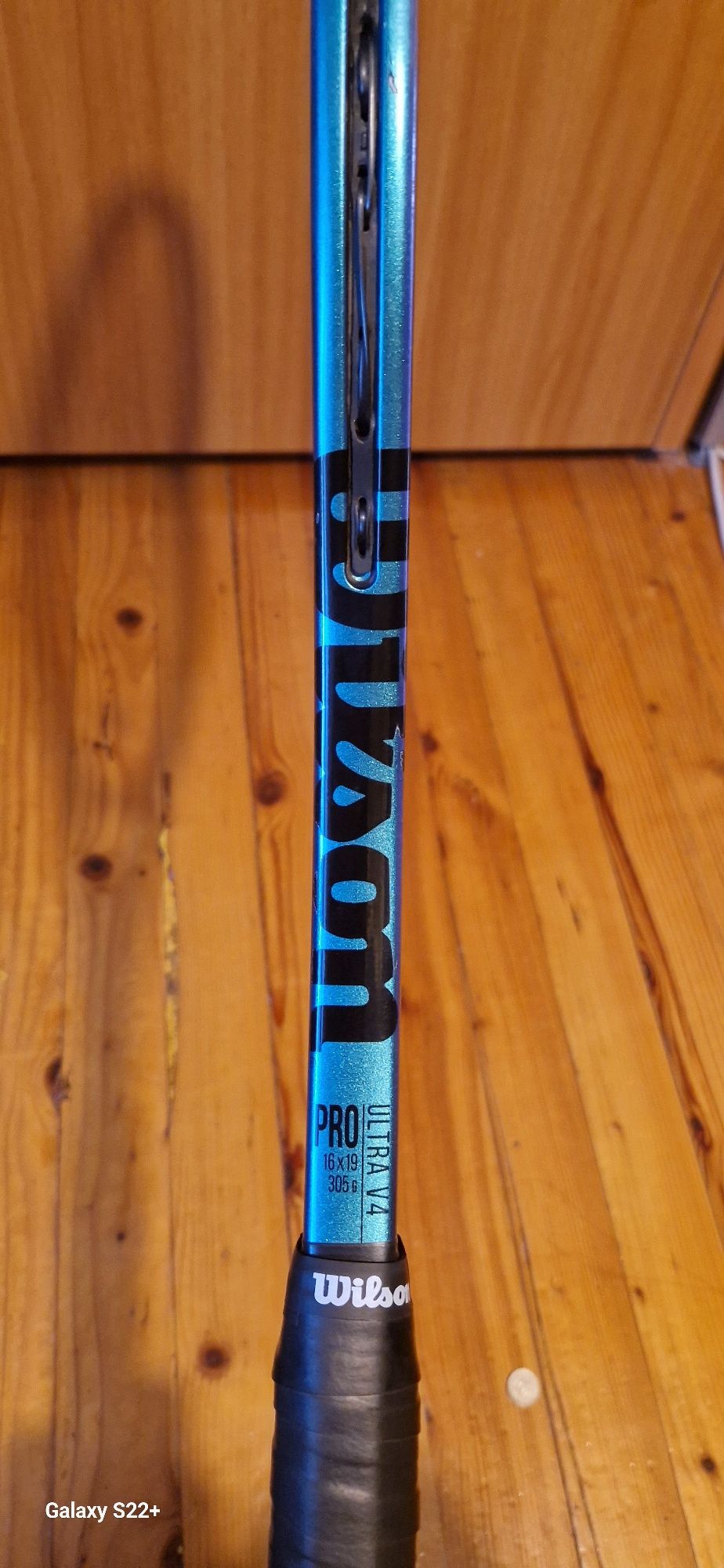 Wilson ultra  v4 pro 305 gr.