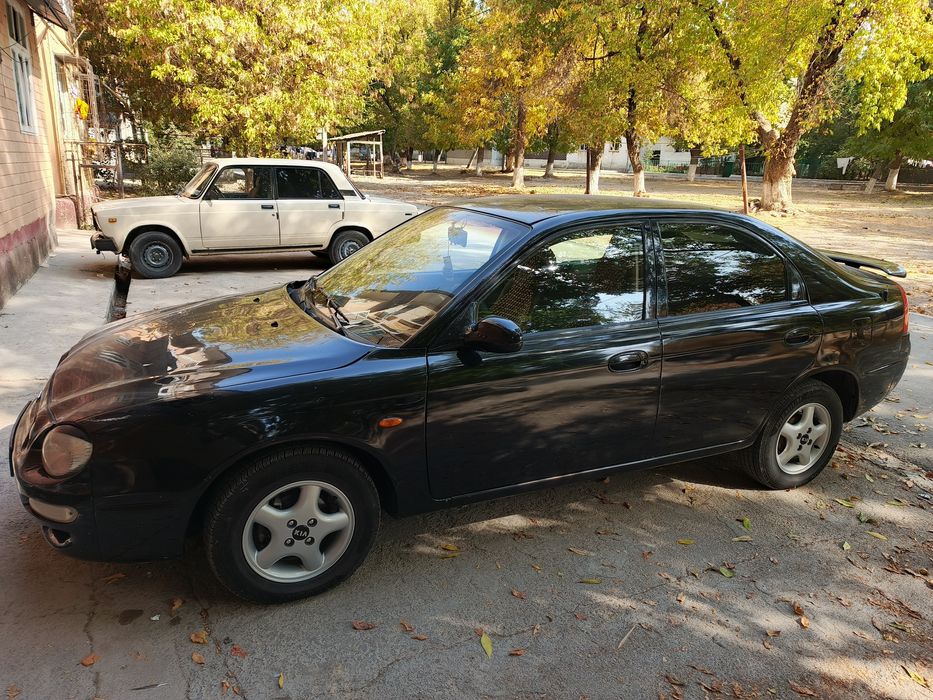 Продаётся машина kia shuma 1998 года