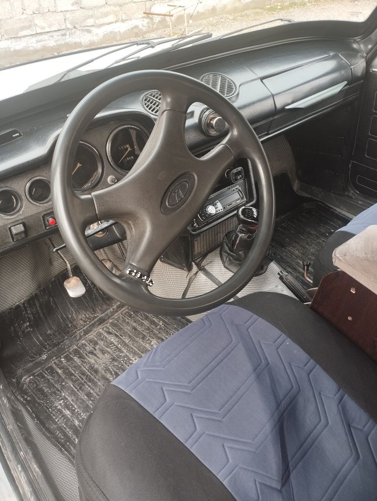 Vaz 21011 yili 1984