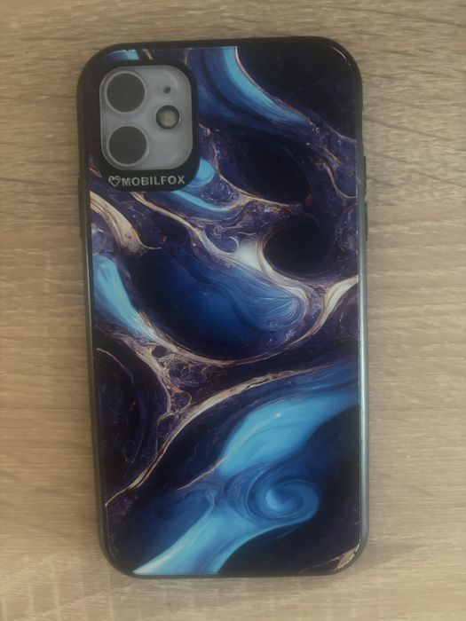 Iphone 11 în stare impecabilă cu 4 huse Velante și Mobile Fox