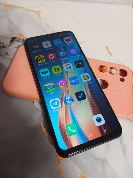 Продам телефон tecno spark 8c