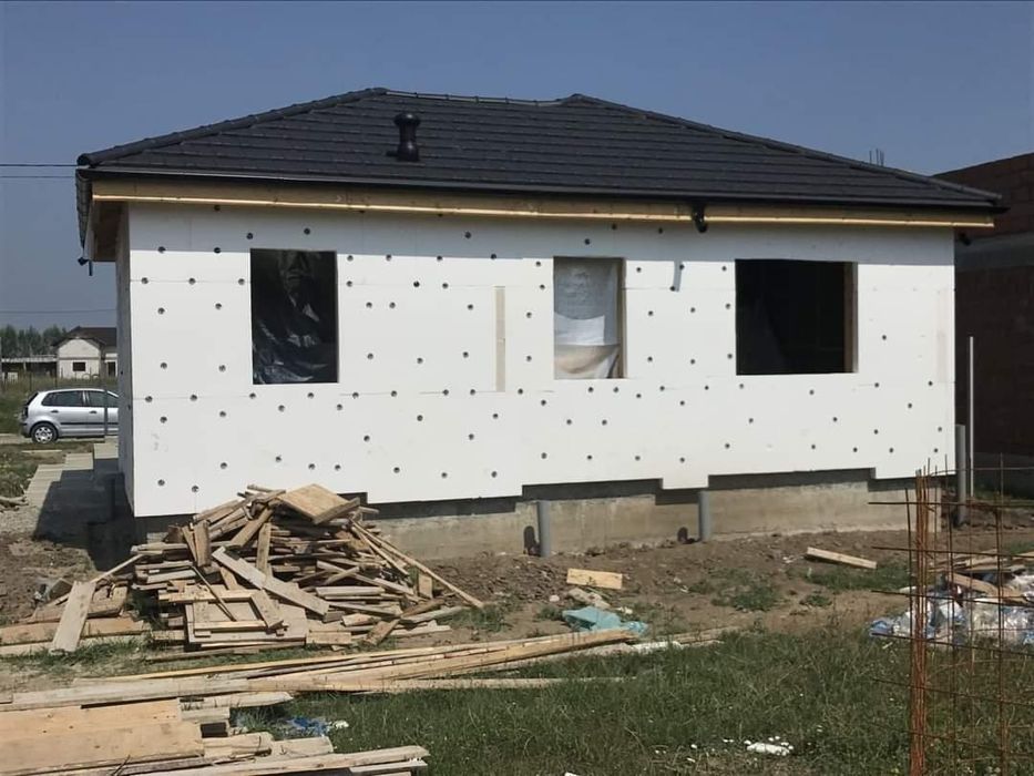 Case pe structura metalica