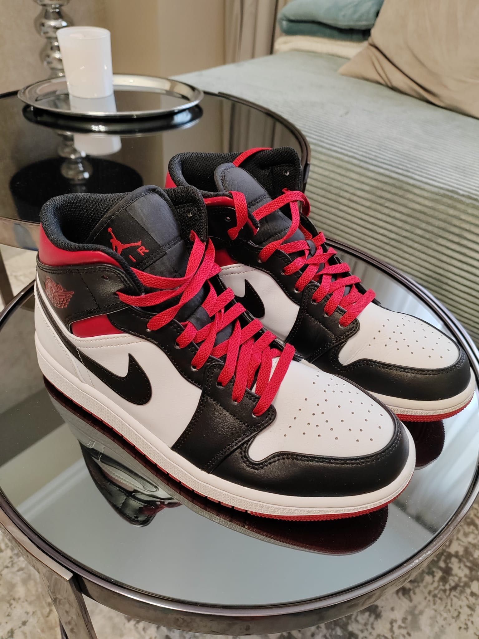 Adidași Nike Jordan 1 mid piele noi