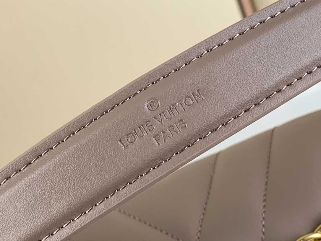 Geanta Louis Vuitton New Wave Chain, 30 cm, Premium