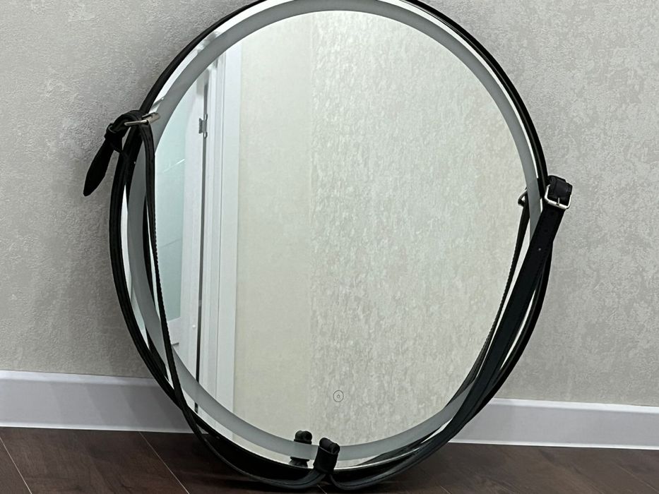 Продается зеркало в ванную с подсветкой