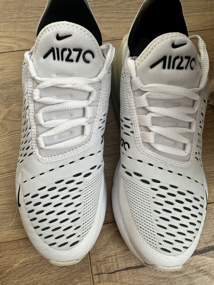 Дамски маратонки Nike Air Max 270