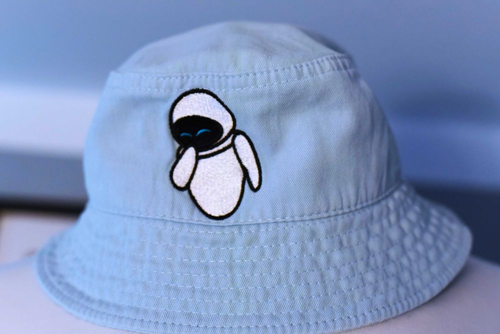 Sepci si embleme brodate la comanda